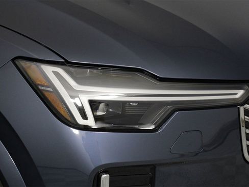 New 2026 Volvo XC90 B6 Plus w/ Protection Package Premier image 14