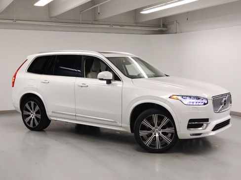 Used 2022 Volvo XC90 T6 Inscription image 4