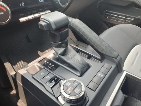 Used 2025 Toyota Tacoma TRD Off-Road AWD/4WD image 16