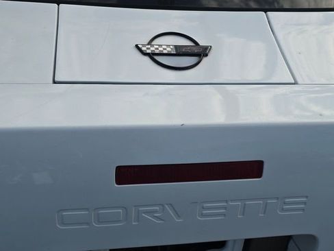 Used 1993 Chevrolet Corvette Coupe RWD image 19