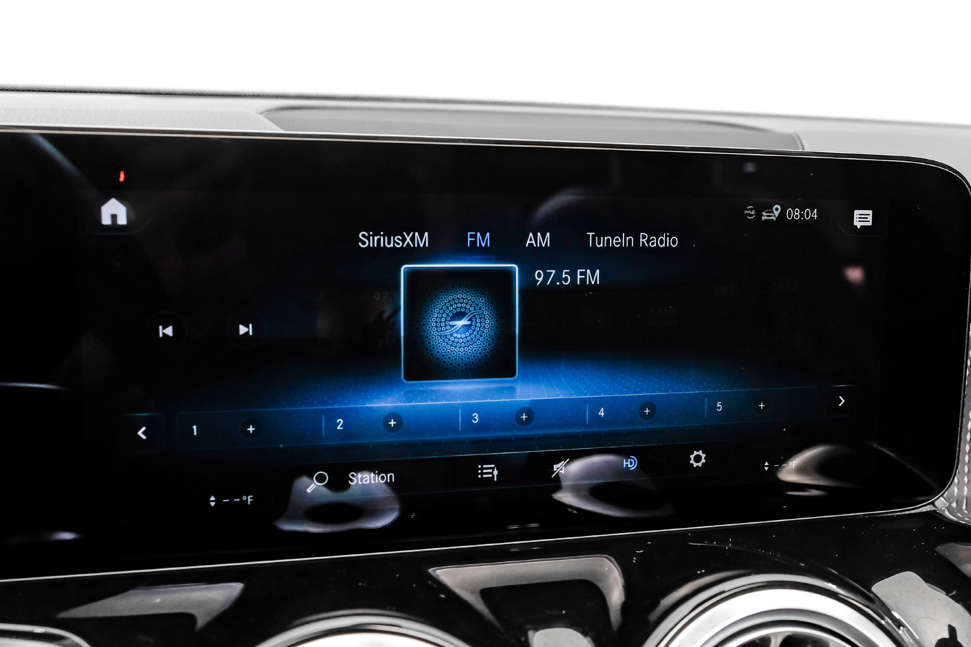 Used 2023 Mercedes-Benz GLB 250 w/ Premium Package image 32