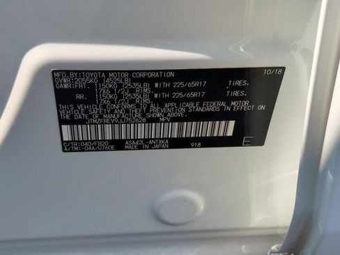 Used 2018 Toyota RAV4 LE FWD image 34