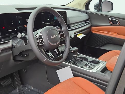 New 2026 Kia Carnival EX image 17
