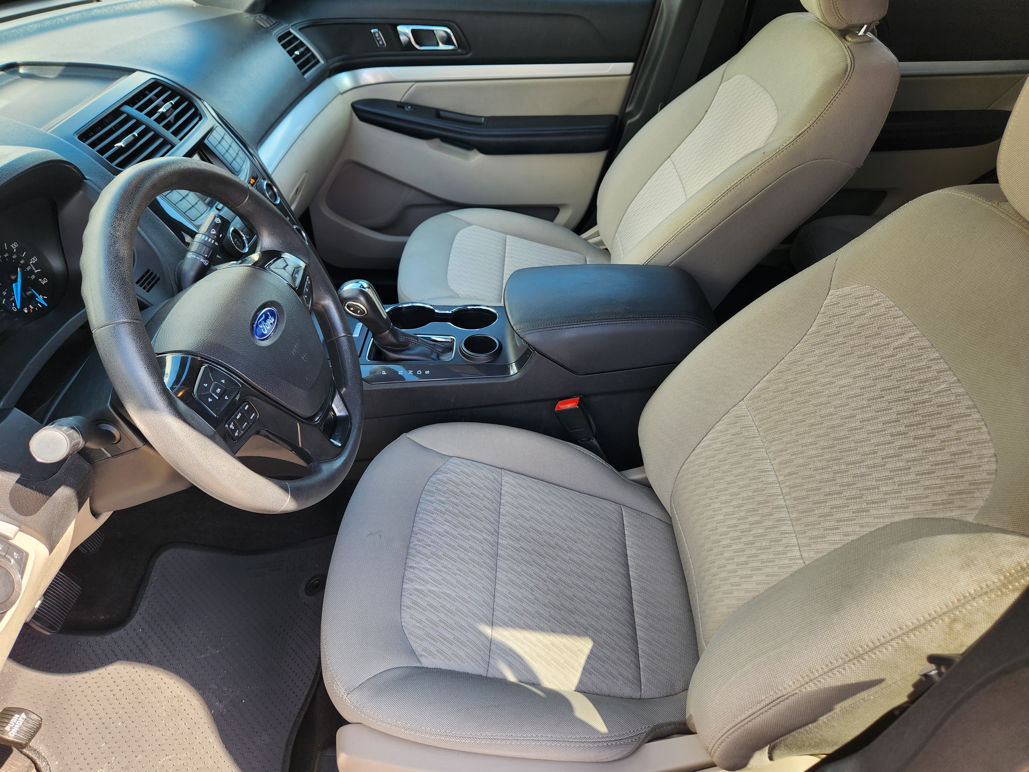 Used 2018 Ford Explorer FWD image 9