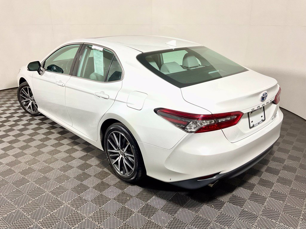 Used 2022 Toyota Camry XLE w/ Cold Weather Package FWD image 13