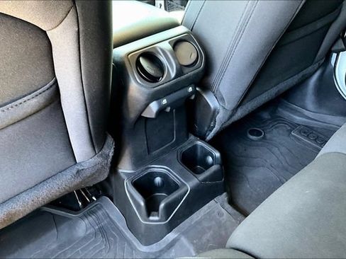 Used 2023 Jeep Gladiator Sport AWD/4WD image 11