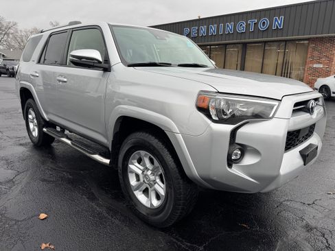 Used 2021 Toyota 4Runner SR5 Premium w/ Moonroof Package image 9