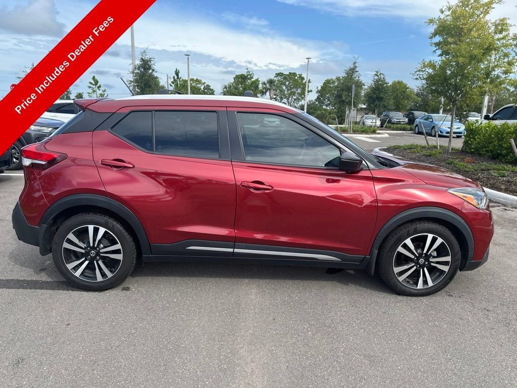Used 2020 Nissan Kicks SR w/ SR Premium Package FWD image 6