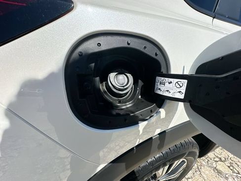 Used 2023 Nissan Rogue SV AWD/4WD image 43