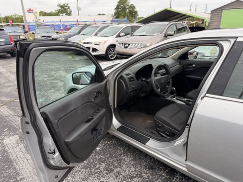 Used 2010 Ford Fusion SE FWD image 9