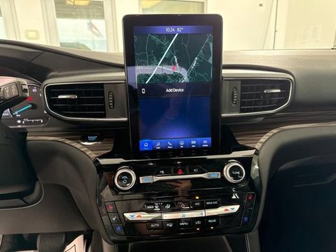 Used 2023 Ford Explorer Limited w/ Limited Technology Package RWD image 22