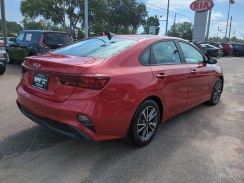 Used 2023 Kia Forte LXS w/ LXS Technology Package FWD image 5