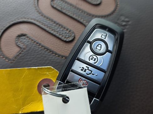 Used 2025 Ford F450 King Ranch w/ FX4 Off-Road Package image 33