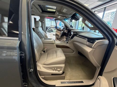 Used 2018 GMC Yukon XL Denali AWD/4WD image 36