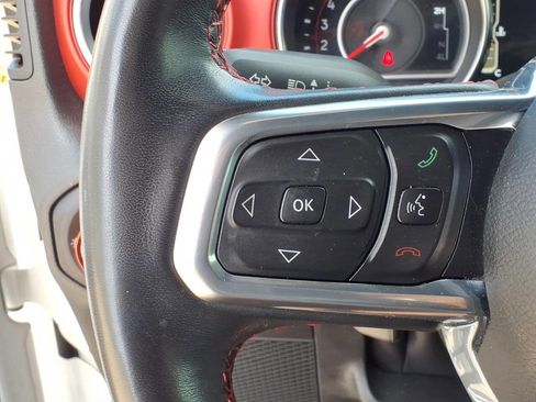Used 2022 Jeep Wrangler Unlimited Rubicon w/ LED Lighting Group AWD/4WD image 14