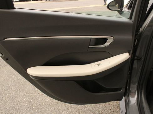 Used 2022 Hyundai Sonata SEL image 17