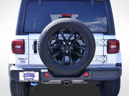 Used 2023 Jeep Wrangler Unlimited Sahara w/ Cold Weather Group AWD/4WD image 11