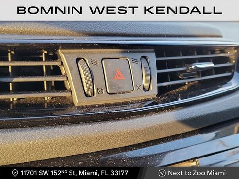 Used 2019 Nissan Rogue Sport SV image 16