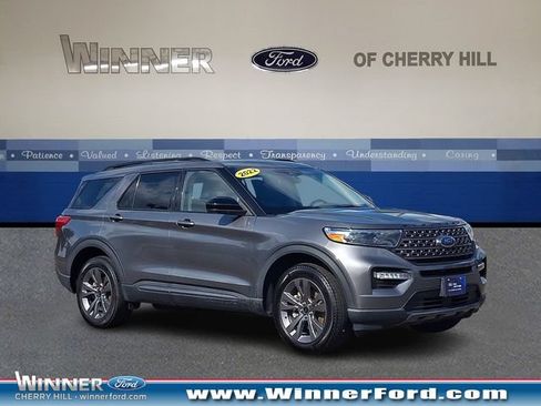 Used 2022 Ford Explorer XLT w/ Equipment Group 202A AWD/4WD image 1