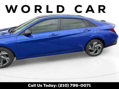Used 2025 Hyundai Elantra Sport FWD image 4