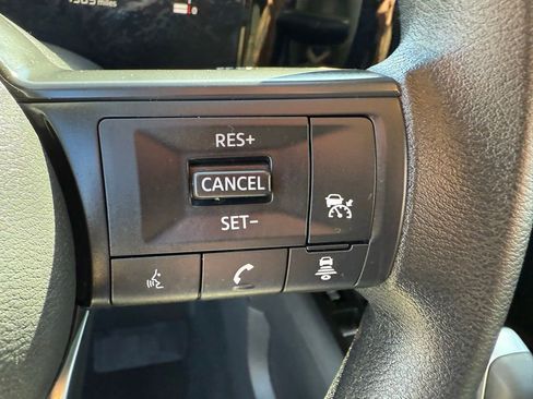 Used 2025 Nissan Kicks S image 23