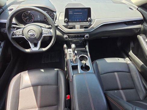 Used 2025 Nissan Altima 2.5 SR FWD image 9