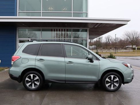Used 2018 Subaru Forester 2.5i Limited image 2