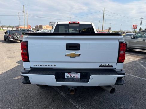 Used 2019 Chevrolet Silverado 2500 High Country w/ Duramax Plus Package image 4