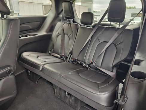 Used 2023 Chrysler Pacifica Touring-L w/ S Appearance Package FWD image 28