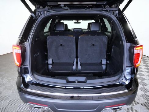 Used 2018 Ford Explorer Limited AWD/4WD image 9