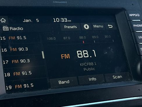 Used 2017 Kia Sedona LX w/ LX Essentials Premium Package image 19