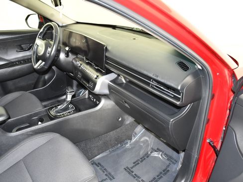 Used 2024 Hyundai Kona SEL AWD/4WD image 41