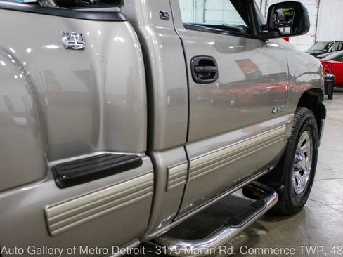 Used 2000 Chevrolet Silverado 1500 LS w/ Off-Road Chassis Pkg AWD/4WD image 23