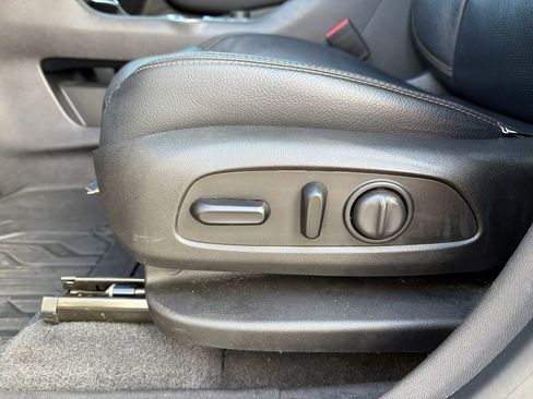 Used 2020 GMC Terrain SLE w/ Driver Convenience Package FWD image 25