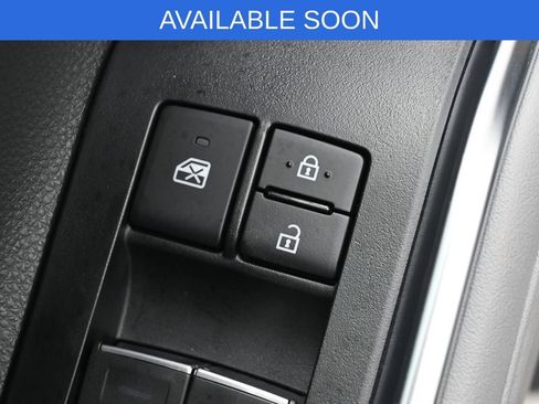 Used 2022 Toyota Highlander Limited AWD/4WD image 13
