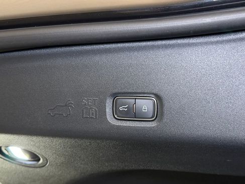 Used 2025 Lincoln Navigator Reserve AWD/4WD image 18