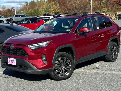 Used 2022 Toyota RAV4 XLE Premium image 1