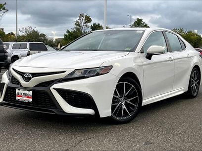 Used 2023 Toyota Camry SE w/ Cold Weather Package