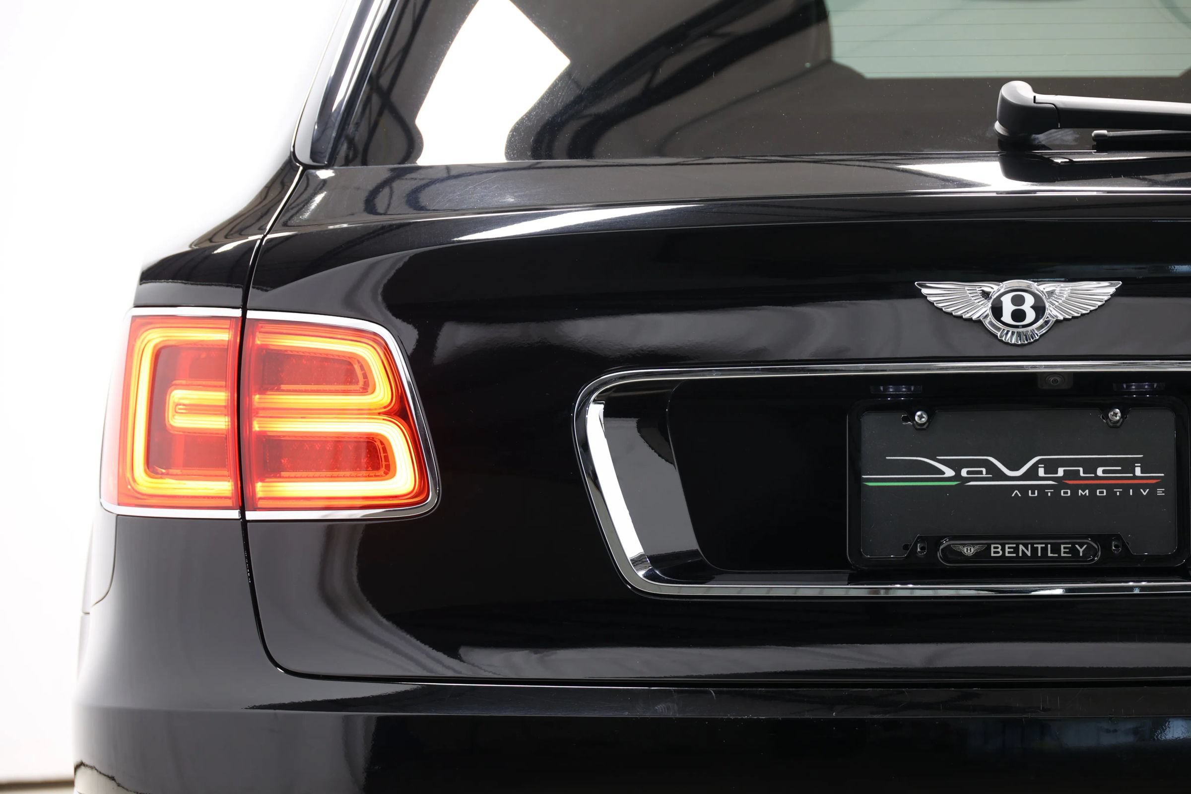 Used 2017 Bentley Bentayga AWD/4WD image 59
