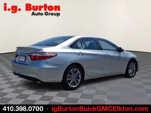 Used 2015 Toyota Camry SE FWD image 6