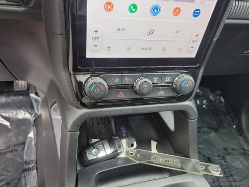 Used 2024 Ford Ranger Lariat w/ FX4 Off-Road Package image 9