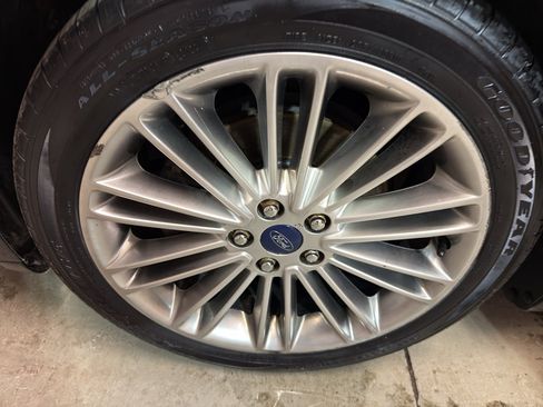 Used 2015 Ford Fusion SE w/ Equipment Group 202A image 31