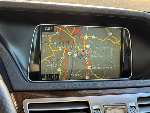 Used 2016 Mercedes-Benz E 350 4MATIC Sedan image 19