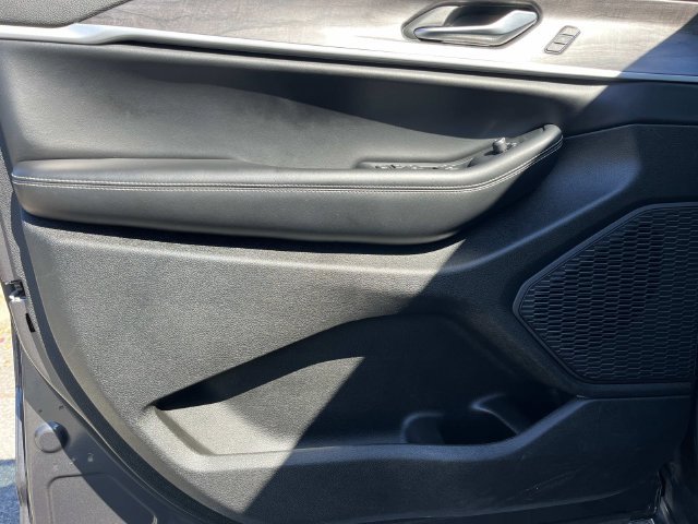 Used 2023 Jeep Grand Cherokee Limited RWD image 25