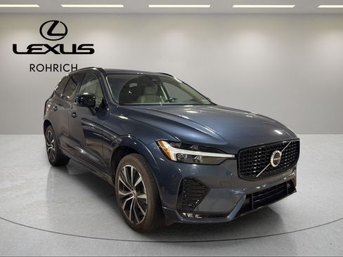 Used 2023 Volvo XC60 B5 Plus w/ Climate Package AWD/4WD image 4