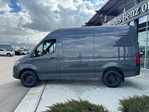 Used 2024 Mercedes-Benz Sprinter 144 Cargo image 3