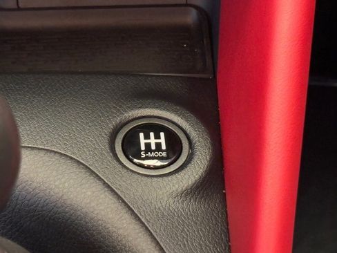 Certified 2024 Nissan Z Performance w/ Floor Mat Package image 24