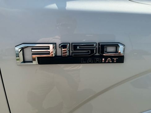 Used 2019 Ford F150 Lariat w/ Equipment Group 502A Luxury AWD/4WD image 19