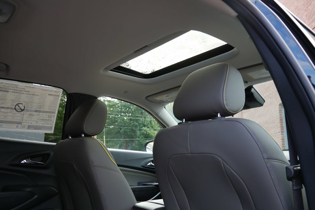 New 2026 Chevrolet Trax ACTIV w/ Sunroof Package FWD image 15