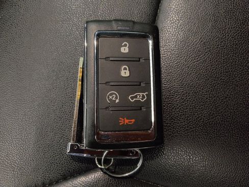 Used 2022 Jeep Grand Cherokee Limited 4xe image 32